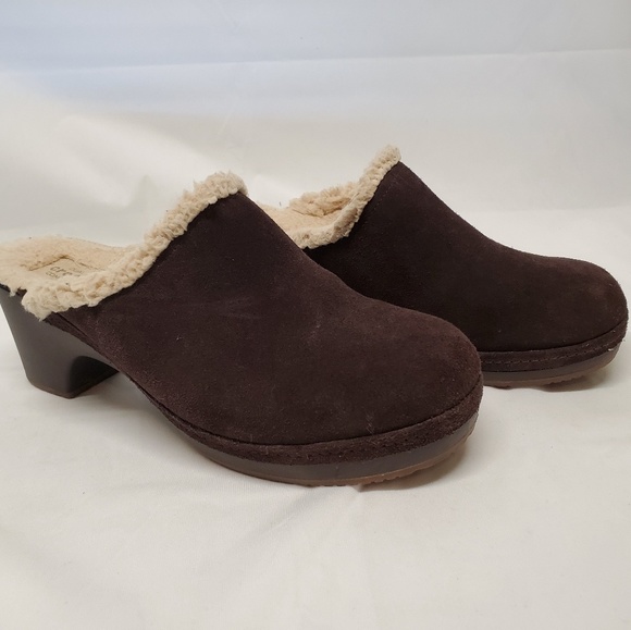 crocs suede clogs